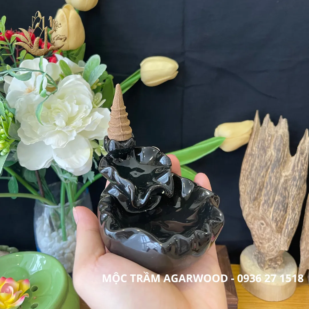 Mini Lotus Backflow Incense Burner – Premium Glazed Ceramic Waterfall Incense Holder (Agarwood Cone Burner)